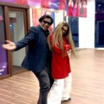 Rakhi Sawant Instagram - Kissi disco may jay…..with Rakhi Sawant #viral #video #dance #song #bowllywood #rakhisawant Dubai, United Arab Emirates