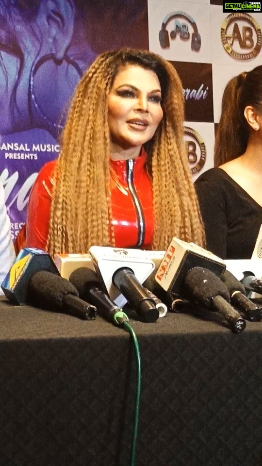 Rakhi Sawant Instagram - #rakhisawant Snap At #sharabi Song Promotion In Mumbai @rakhisawant2511 #reelsfood #reelsinstagram #reelsinsta #reelkarofeelkaro #reelinstagram #reelsviral #reelsfeelsit #reelslovers #reelsindia #reelsvideo #reelsdance #paparazzi #reelskarofeelkaro #reels #reelitfeelit #instadaily #indiaphotography #bollywoodstyle #bollywoodstar #bollywoodactress #bollywoodvideos #yatintambe @instagram Mumbai, Maharashtra
