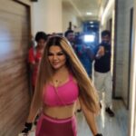 Rakhi Sawant Instagram - Rakhi Sawant Spotted making Some Fun With Media Paps During her Gym Session . . . #rakhisawant #actress #bollywood #entertainer #gym #fitness #happiness #fun #comedy #walk #moviematemedia #dhananjayfilmy #paps