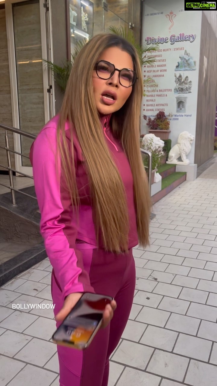 Rakhi Sawant Instagram - MERI MARZI😂🙈 #rakhisawant