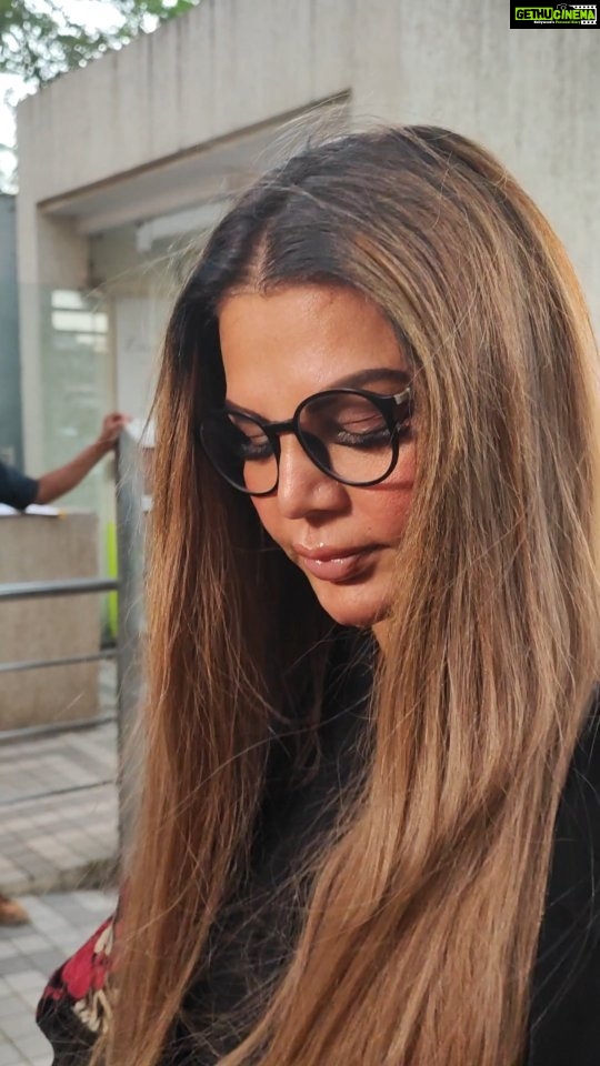 Rakhi Sawant Instagram - @rakhisawant2511 @rakhisawant2510 #rakhisawant #biggboss #pratiksehajpal #bb #salmankhan #umarriaz #shamitashetty #asimriaz #tejasswiprakash #shehnaazgill #alygoni #rahulvaidya #karankundra #rubinadilaik #bigboss #rashmidesai #rakhi #sidharthshukla #hinakhan #tejran #biggbossott #devoleena #rashamidesai #nishantbhatt #jasminbhasin #sidnaaz #voot #bhartisingh #nehabhasin #bollywood