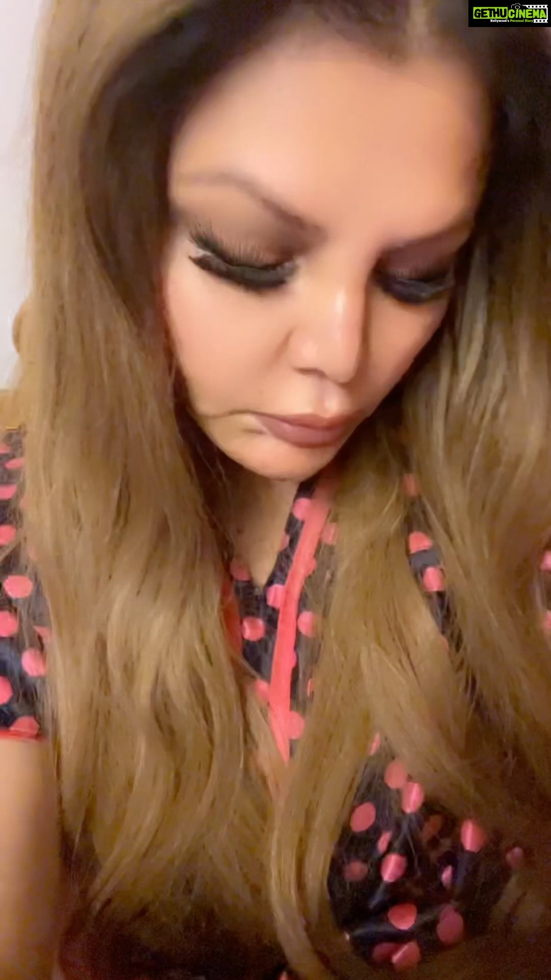 Rakhi Sawant Instagram - Roza Mubarak sab ko
