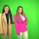 Rakhi Sawant Instagram - My Friend @rakhisawant2511 visits England 🏴󠁧󠁢󠁥󠁮󠁧󠁿 once again! And without a doubt enjoyed her visit. Thank you for all the Love Rakhi ji💗! Swipe for behind the scenes pic 😅 📸 @britasiatv Rakhi Ji Hair & Makeup by @parmsrai_hairandmua #rakhisawant #britasiatv #savitaarya #insta #bollywood BritAsia TV