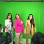 Rakhi Sawant Instagram - My Friend @rakhisawant2511 visits England 🏴󠁧󠁢󠁥󠁮󠁧󠁿 once again! And without a doubt enjoyed her visit. Thank you for all the Love Rakhi ji💗! Swipe for behind the scenes pic 😅 📸 @britasiatv Rakhi Ji Hair & Makeup by @parmsrai_hairandmua #rakhisawant #britasiatv #savitaarya #insta #bollywood BritAsia TV