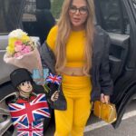 Rakhi Sawant Instagram - Happy Mother’s Day mummy where are You I’m in uk happy Mother’s Day mom I miss you !! On 20th March International Day of Happiness i would like to celebrate this day with your memories mom love you and always miss you !! #internationalhappinessday #motherlove #mom #london #churchstreet #memories London, Unιted Kingdom