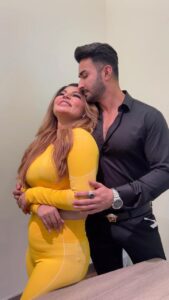 Rakhi Sawant Instagram - Jhoota dilasa deke muje dhokha dia 😭 @rakhisawant2511 @itsromankhan 

Wish you a good luck for your new song 

#jhoota #cheater #dhokhebaaz #rakhisawant