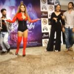 Rakhi Sawant Instagram - #rakhisawant Snap At #sharabi Song Promotion In Mumbai @rakhisawant2511 #reelsfood #reelsinstagram #reelsinsta #reelkarofeelkaro #reelinstagram #reelsviral #reelsfeelsit #reelslovers #reelsindia #reelsvideo #reelsdance #paparazzi #reelskarofeelkaro #reels #reelitfeelit #instadaily #indiaphotography #bollywoodstyle #bollywoodstar #bollywoodactress #bollywoodvideos #yatintambe @instagram Mumbai, Maharashtra