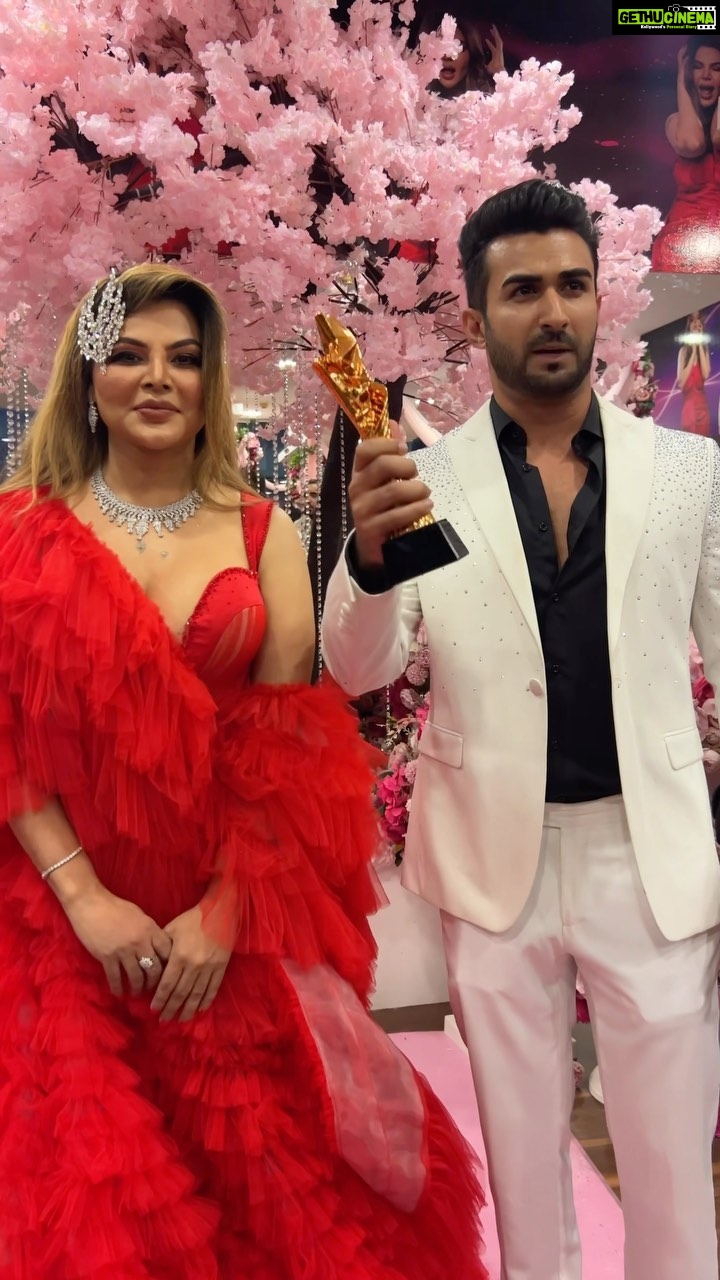 Rakhi Sawant Instagram - Success is not the key to happiness. Happiness is the key to success. If you love what you are doing, you will be successful Thanks @rakhisawant2511 #likes #like #follow #likeforlikes #love #instagood #instagram #followforfollowback #followme #photooftheday #photography #bhfyp #instalike #l #instadaily #likeforfollow #picoftheday #fashion #beautiful #me #followers #smile #likeforlike #myself #followback #f #comment #followforfollow #likesforlikes #art