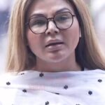 Rakhi Sawant Instagram - RIP 😭 @satishkaushik2178 I know we have lost real Gem But yes you will be missed always. #love #calender #movies #indiaclicks #rip #satishkaushik #lifestyle