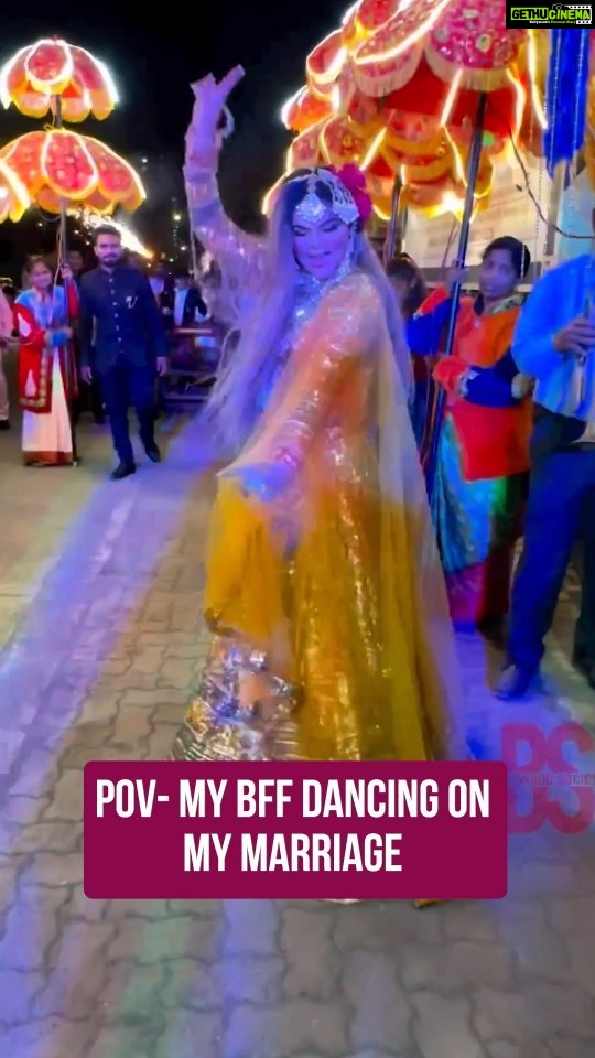 Rakhi Sawant Instagram - Finally wo moment agaya! . . . . . . . . . . . . . #totalindiandrama #tid #rakhisawant #rakhi #bollywood #salmankhan #dance #dancereels #bff #wedding #weddingdance #bffwedding Mumbai, Maharashtra