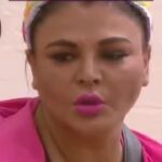 Rakhi Sawant Instagram - Tag your younger siblings 😂 #RakhiSawant #BiggBoss14 #BiggBoss #youngersibling #youngersiblingproblems #meme