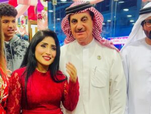 Rakhi Sawant Instagram - Rakhi Sawant and Some Local With Eman Umar In Dubai Night Event it’s a very nice Event in UAE 🇦🇪 #emanumar09 #instagram #instagramreels #facebook #facebookreels