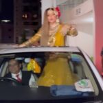 Rakhi Sawant Instagram - Aa rhi hai Mumbai ki rani👸😅 @rakhisawant2511