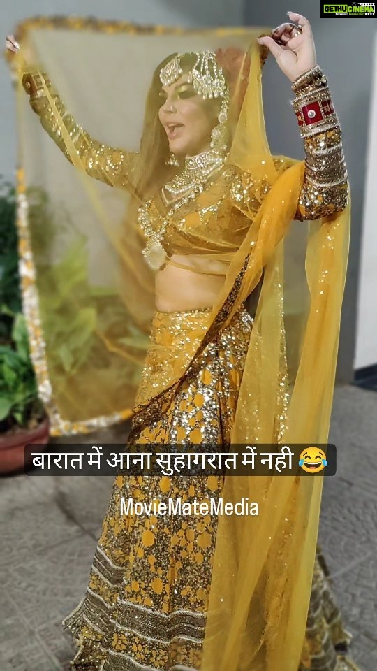Rakhi Sawant Instagram - राखी सावंत बनी दुल्हन . .full Dhamal Videos On YouTube Apnaa Bollywood . #rakhisawant #Dulhan #actress #entertainer #bollywood #shadi #designer #weddingwear #dress. #fashion #yellow #dulhan #viral #moviematemedia #dhananjayfilmy