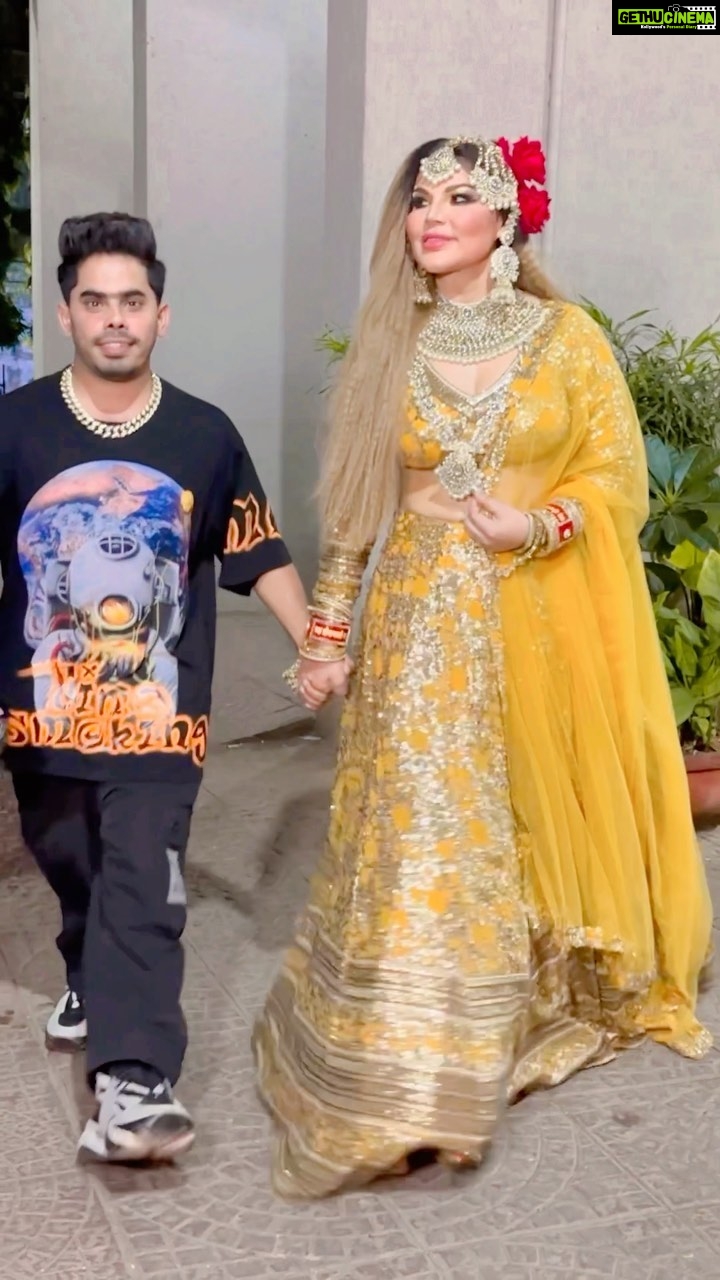 Rakhi Sawant Instagram - @rakhisawant2511 😍