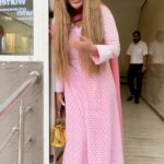 Rakhi Sawant Instagram - @rakhisawant2511’s creativity is on full display as she recites a funny shayari in front of our paps.😂📸 . #reels #tellywood #tellytalkindia #rakhi #rakhisawant #rakhisawant2511