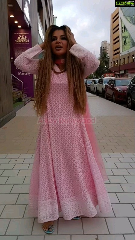 Rakhi Sawant Instagram - Rakhi Sawant Danced Outside The Gym In Anarkali Dress #rakhisawant @rakhisawant2511 @kambi780 Andheri West, Mumbai