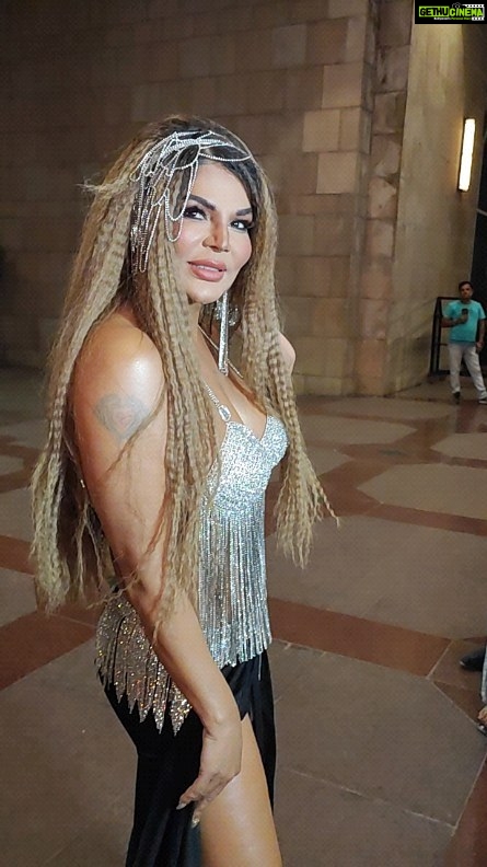 Rakhi Sawant Instagram - #rakhisawant @rakhisawant2511 #reelsfood #reelsinstagram #reelsinsta #reelkarofeelkaro #reelinstagram #reelsviral #reelsfeelsit #reelslovers #reelsindia #reelsvideo #reelsdance #paparazzi #reelskarofeelkaro #reels #reelitfeelit #instadaily #indiaphotography #bollywoodstyle #bollywoodstar #bollywoodactress #bollywoodvideos #yatintambe @instagram Mumbai, Maharashtra