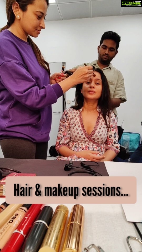 Rasika Dugal Instagram - How come no one warned me about this part of the job before signing up for this career! 🤔 Please note how this hardworking team, @nehaseehra & @swapnil_makeupnhair, is unperturbed by my feelings about HMU 🤣 #VanityDiaries #TrendingReels #FunnyReels #ReelIt #ReelItFeelIt