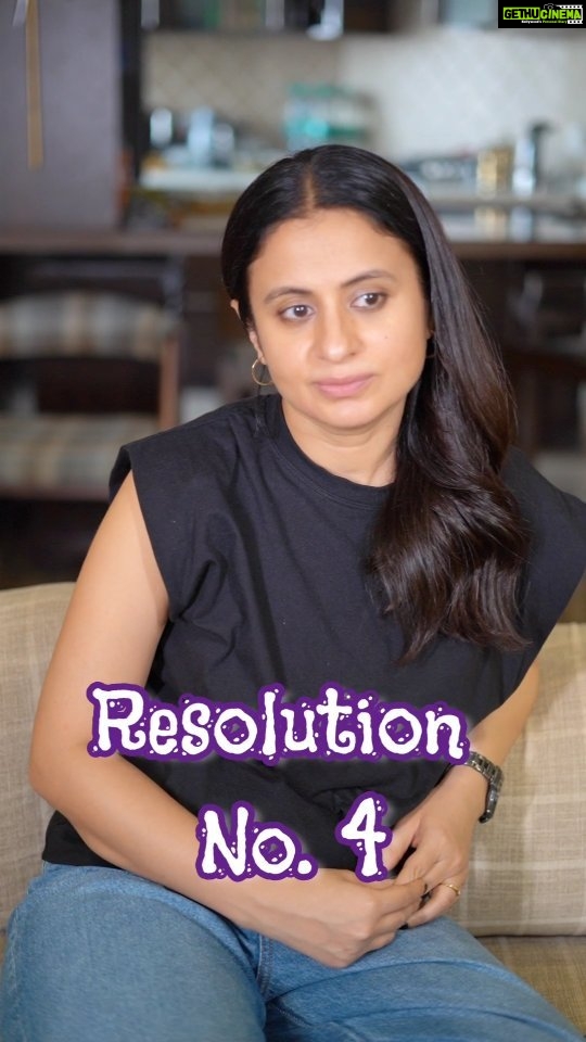 Rasika Dugal Instagram - Breaking them while making them! Good luck with the resolutions guys! 😂 #NewYear #2023 #HappyNewYear #NewYearResolutions #FunnyReels #ReelIt #ReelItFeelIt