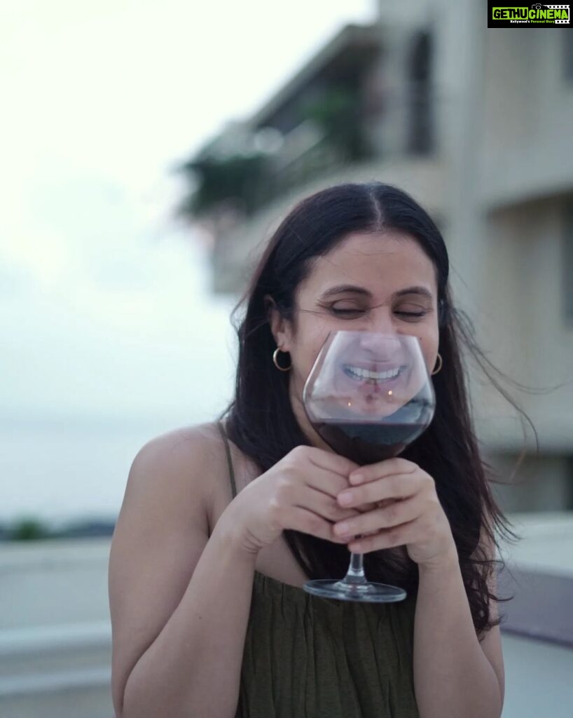 Rasika Dugal Instagram - Wine-ing और Whining. Half full.. Half Empty... 🙂🙃 #WeekendMood #Weekend