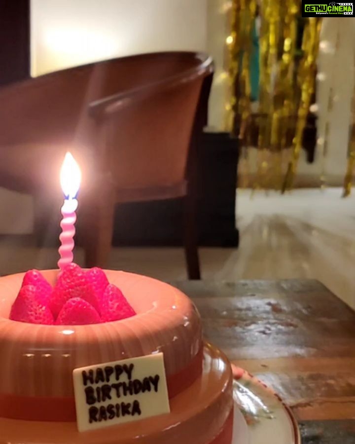 Rasika Dugal Instagram - It takes a pair of comfy pyjamas, a tiara, a great playlist, cake and Prosecco and friends who love you (and love homecooked food 😄) to convert a day that started like any other into a magical one! Thank you for all the love guys! Long caption alert... Some crazy and fun things happened 😄... @ziggykimaa got me balloons and glitters which resulted in an improvised photo booth. @mukulchadda got me a cake which I cribbed about and devoured in the same breath. @anushayadava got me a tiara which made me feel like a princess in my pyjamas. @roo_cha made me the sweetest birthday video, got me flowers which will give me company for a few days and generously shared her playlist. @slashakhaitan knew exactly what I would have ordered when in a bakery. Quiet time on a bench in @chemouldprescottroad... Couldn't take my eyes off @dodiya_atul's take on a frame from one of my favourite films #KaagazKePhool. (In almost the same way as when I couldn't take my eyes off the screen when I first watched the film as a student at #FTII). A chance meeting with the prolific @mahimkajerry after I had been an 'enthucutlet' in his class @scmsophia many years ago. Uffff! So many memories happened 😄 The most awesome avocado salad at @magstreetcafe (I got a doggy bag of the divine Cherry and Mascarpone Cruffin. Bestest way to brace evening traffic on the way back from town). The best afternoon walking through lanes I hadn't been to in years and dropping into these lovely spaces @jhavericontemporary @experimenterkol not knowing what to expect. Thank you @rehana__munir for the curation and the company! And, as you can see, my friends know the drill... they only took photos of me 🤣
