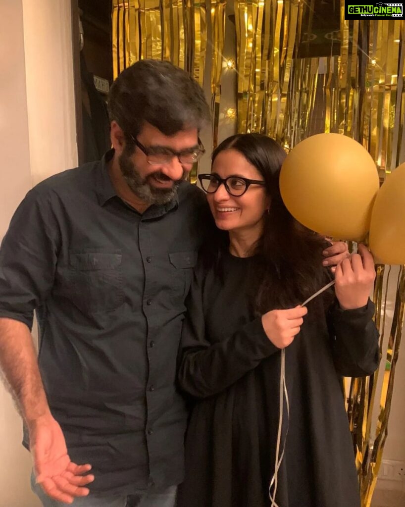Rasika Dugal Instagram - It takes a pair of comfy pyjamas, a tiara, a great playlist, cake and Prosecco and friends who love you (and love homecooked food 😄) to convert a day that started like any other into a magical one! Thank you for all the love guys! Long caption alert... Some crazy and fun things happened 😄... @ziggykimaa got me balloons and glitters which resulted in an improvised photo booth. @mukulchadda got me a cake which I cribbed about and devoured in the same breath. @anushayadava got me a tiara which made me feel like a princess in my pyjamas. @roo_cha made me the sweetest birthday video, got me flowers which will give me company for a few days and generously shared her playlist. @slashakhaitan knew exactly what I would have ordered when in a bakery. Quiet time on a bench in @chemouldprescottroad... Couldn't take my eyes off @dodiya_atul's take on a frame from one of my favourite films #KaagazKePhool. (In almost the same way as when I couldn't take my eyes off the screen when I first watched the film as a student at #FTII). A chance meeting with the prolific @mahimkajerry after I had been an 'enthucutlet' in his class @scmsophia many years ago. Uffff! So many memories happened 😄 The most awesome avocado salad at @magstreetcafe (I got a doggy bag of the divine Cherry and Mascarpone Cruffin. Bestest way to brace evening traffic on the way back from town). The best afternoon walking through lanes I hadn't been to in years and dropping into these lovely spaces @jhavericontemporary @experimenterkol not knowing what to expect. Thank you @rehana__munir for the curation and the company! And, as you can see, my friends know the drill... they only took photos of me 🤣