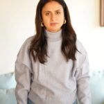 Rasika Dugal Instagram - Here's wishing you a रंग बिरंगा year. May you be doused in colour and confetti >>> but not expect it always >>> and have someone to put up with you when you sulk about it 😄 Happy New Year everyone! May this year be as wondrous as you want it to be! #HappyNewYear #NewYear #2023 #BestWishes