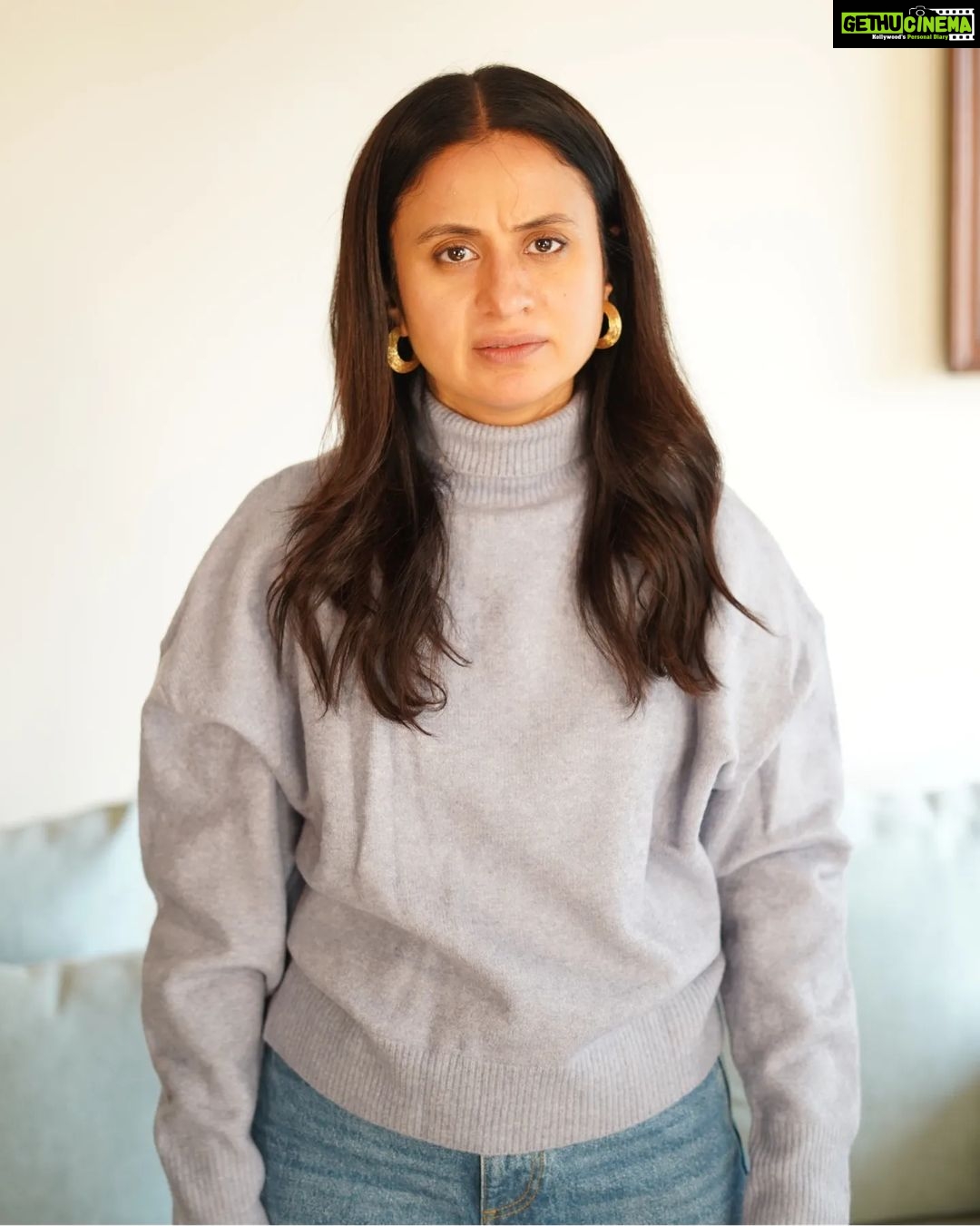 Rasika Dugal Instagram - Here's wishing you a रंग बिरंगा year. May you be doused in colour and confetti >>> but not expect it always >>> and have someone to put up with you when you sulk about it 😄 Happy New Year everyone! May this year be as wondrous as you want it to be! #HappyNewYear #NewYear #2023 #BestWishes