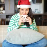 Rasika Dugal Instagram - Waking up the Santa within... meanwhile you can give me gifts instead 😀🎅🏻 Merry Christmas everyone! 🎄🎁 #MerryChristmas #Christmas #Christmas2022 #SantaClaus #TisTheSeason