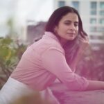 Rasika Dugal Instagram - When all your holiday plans get cancelled... the terrace is your best option 🤣. #LifeOfAnActor #Friday #TGIF #CancelledPlans