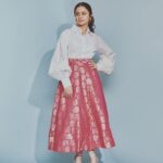 Rasika Dugal Instagram - Crisp white shirt और चमकीली skirt... the perfect mid week mix 😃🤍💞 #MidweekMood Outfit: Shirt: @studiomoonray Skirt:@abhishti Jewellery: @motifsbysurabhididwania HMU: @mayura_makeup_hair Styling: @who_wore_what_when 📸 @chandrahas_prabhu