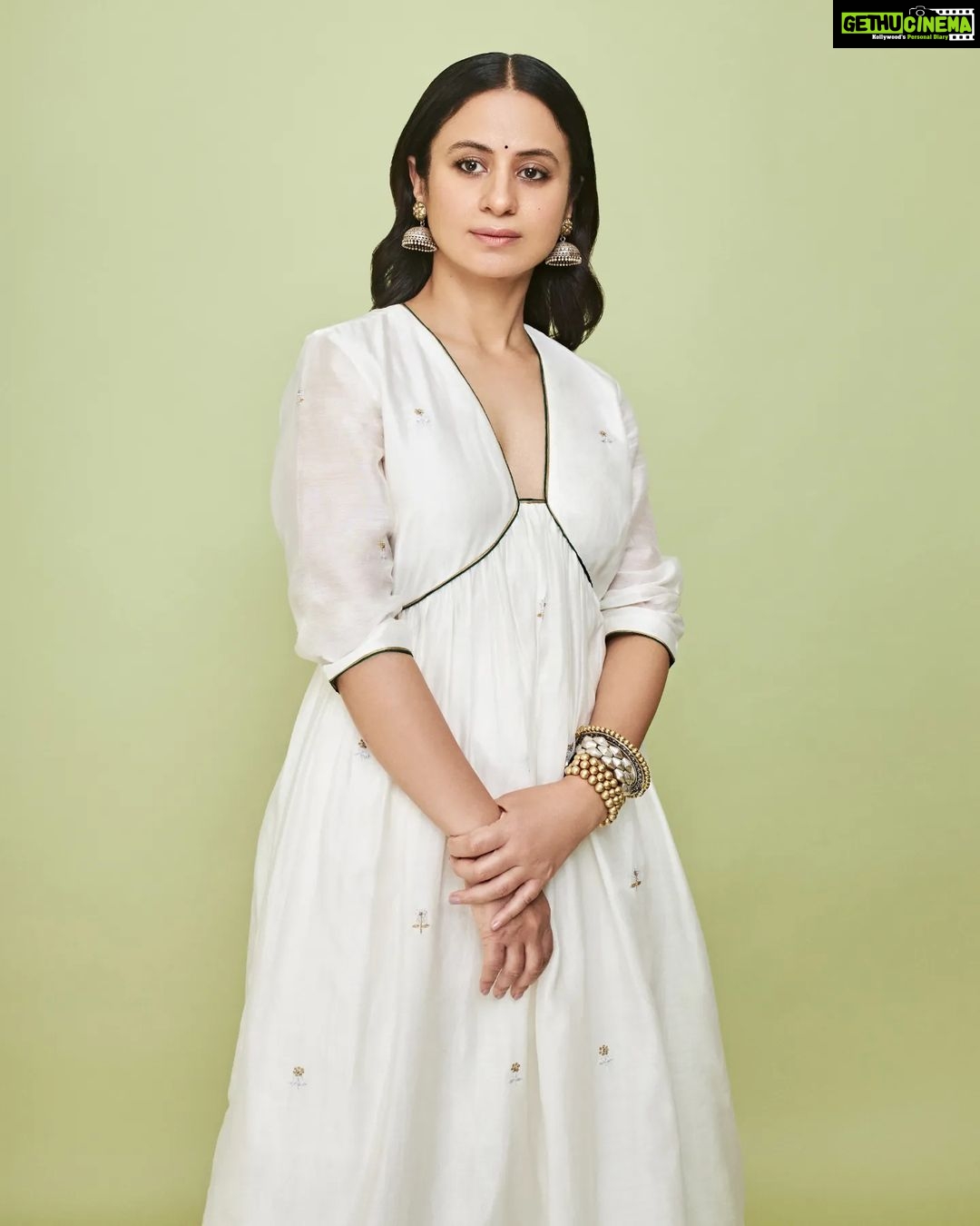 Rasika Dugal Instagram - 🕊️🤍 #DelhiCrime2Promotions Outfit: @raw_mango Jewellery: @tribebyamrapali HMU: @mayura_makeup_hair, @sanjanahair Styling: @who_wore_what_when Photography: @sagarmohite96 #DelhiCrime #DelhiCrime2 #OOTD #Promotions