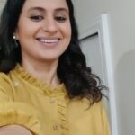 Rasika Dugal Instagram - Got arm twisted into doing this one... literally 😄 #ChallengedWithChallenges #Trending #ReelIt #ReelItFeelIt