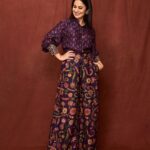 Rasika Dugal Instagram - Dil aur outfit dono garden-garden 😁💜 Outfit: @drishtizahabia Jewellry: @motifsbysurabhididwania MUA: @mayura_makeup_hair Styling: @who_wore_what_when 📸: @sagarmohite96 #OOTD