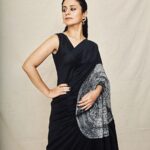 Rasika Dugal Instagram - 🖤🤍 Saree: @studio_medium Jewellery: @flyingfishaccessories Hair styling: @nimishashah210 MUA: @mayura_makeup_hair Styling: @who_wore_what_when 📸: @sagarmohite96