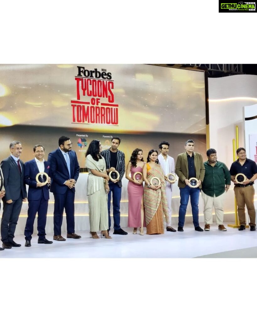 Rasika Dugal Instagram - An excellent evening 😊. Thank you for the honour @forbesindia.#IconOfExcellence #TycoonsOfTomorrow