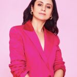 Rasika Dugal Instagram - 💞 Outfit: @littlethingstudio Jewellery: @minerali_store HMU: @mayura_makeup_hair, @sanjanahair Styling: @who_wore_what_when Photography: @sagarmohite96 #DelhiCrime2Promotions