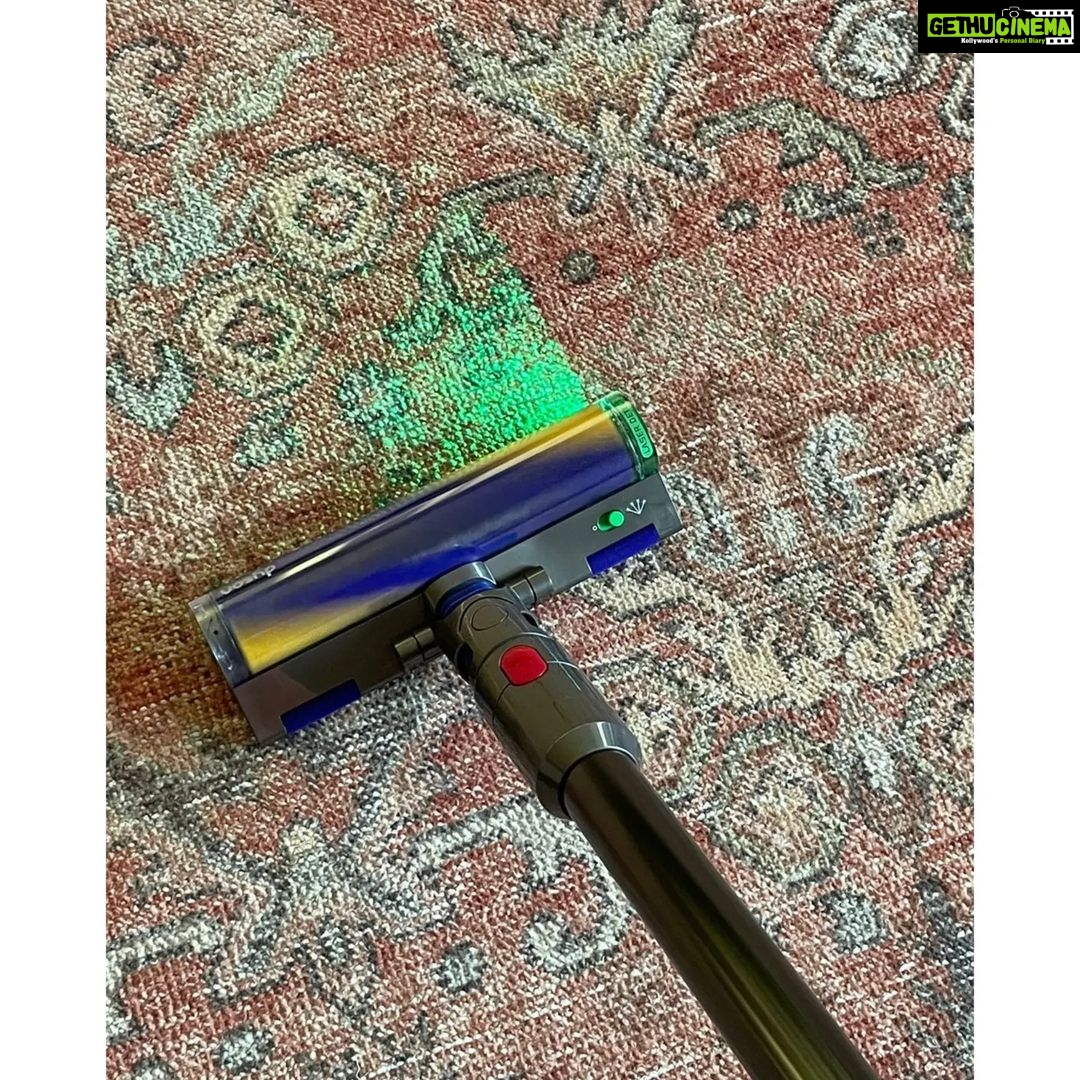 Rasika Dugal Instagram - I can safely say the Dyson was my most cherished lockdown buddy 😄... and now am thrilled to get my hands on the all new Dyson V15 Detect. A powerful vacuum with dust detect technology. The laser in the V15 helps detect microscopic dust which might get missed during traditional cleaning & helps me maintain my house for a much longer time. From one cleanliness freak to another... don’t miss out on this one! @dyson_india #DysonV15 #DysonIndia #DysonHome #Gifted