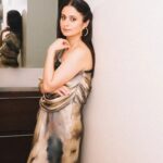Rasika Dugal Instagram – 🍂

Styled by: @dhruvadityadave 
Outfit: @studio_surbhi, @vyoum_official
Earrings: @minerali_store
Assisted by: @anjalibiyani_ and @raddtrip
📸: @themihirthakkar
