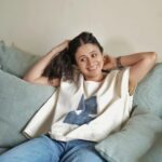 Rasika Dugal Instagram – Some days are for sitting on the couch and talking nonsense 😆

#Tuesday #TuesdayThoughts