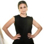Rasika Dugal Instagram – ♠️

Outfit: @ampmfashions 
Jewellery: @finefinery_store 
MUA: @mayura_makeup_hair 
Hairstyling: @swapnilkashid_
Styling: @who_wore_what_when 
📸: @rishabhkphotography