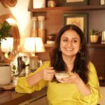 Rasika Dugal Instagram – Eid Mubarak 🌙
May you have your Sheer Khurma and eat it too 😀
.
.
.
Thank you for this most comfy outfit @truebrowns!

#EidMubarak #Eid2023 #Eid