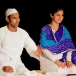 Rasika Dugal Instagram - Memories from the stage... Some moments from a performance of #Dastangoi many years ago 😊. I think I still have this costume somewhere. Because 'the theatre things' one always keeps... #WorldTheatreDay #LifeOfAnActor
