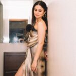 Rasika Dugal Instagram – 🍂

Styled by: @dhruvadityadave 
Outfit: @studio_surbhi, @vyoum_official
Earrings: @minerali_store
Assisted by: @anjalibiyani_ and @raddtrip
📸: @themihirthakkar