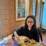 Rasika Dugal Instagram – A good Bengali thali deserves this kind of devotion… and the only thing that can compete with it is a newspaper packet full of Jhalmuri doused in mustard oil (especially when it comes from a thela) 😀

#ShootDiaries #ShantiniketanDiaries #ShootLife #LifeOfAnActor #FoodLove