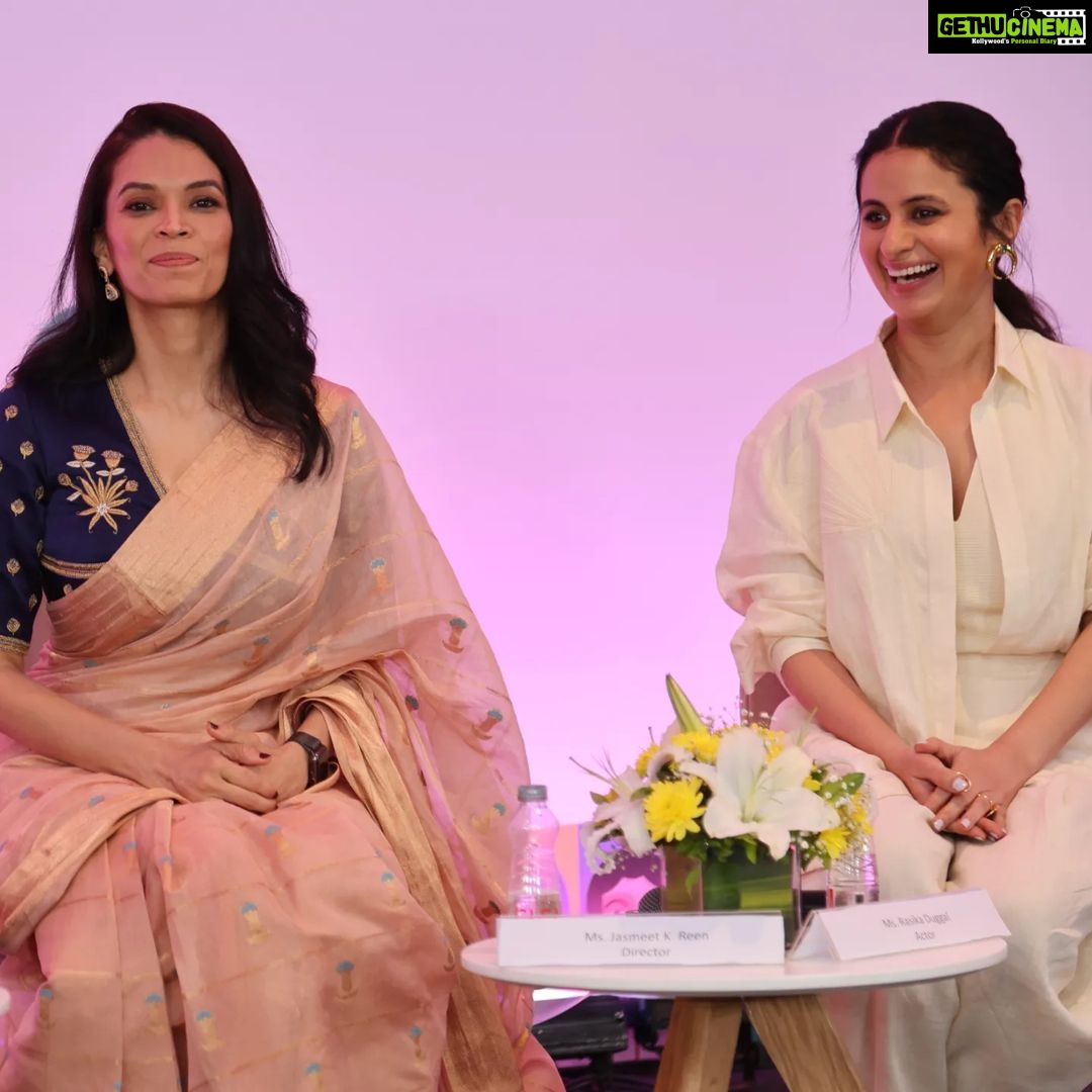 Rasika Dugal Instagram - Helping each other stand tall... (Whether you are Neeti Singh or Madam Sir 😀). An afternoon spent chatting and laughing with these lovely women.❤️ @su4ita @mostlysane @jasmeet_k_reen @mrunmayeelagoo @tanyabami Thank you @ncwindia and @netflix_in for this fun afternoon. #HerStoryHerVoice #WomensDay #HappyWomensDay #WomanUp