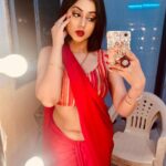 Reema Vohra Instagram - 👑500K❤️❤️🙏🏻Blessed👑 @rinkuworah . . . . . . . . . . . . . . . . . . . . . . . . . . . . . . . . . . . . . . #instalike #viralpost #viralpic #viralpost #igdaily #redsaree #satin #satinsilk #pallu #500k #trendingsaree #trendingpost #reemaworah #redlips #lipbite #dubaimallu #bahrain #queen #nabhi #navelqueen #deepnavel #deepnavelhole #navelqueen #navelpiercing #hotnavel #keralite #keralagirls #hotactress #hot #beautiful #beautifulgirls #southactress . . . . . . . . . . . . . . . . . . . . . . . . . . . . . . . . . . . . . .