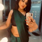 Reema Vohra Instagram - 💚 आफ़त 💚 @rinkuworah . . . . . . . . . . . . . . . . . . . . . . . . . . . . . . . . . . . . . . #sareequeen #greensaree #aafat #reemaworah #fyp #figure #bellyqueen #bellybutton #bellylove #indiannavel #navelqueen #navelkiss #navelshow #nabhi #beautifulnavel #deepnavel #deepnavelhole #satinsaree #silksarees #prettyqueen #canadasarees #germanysaree #dubaimallu #dubaï #uaemallu #usaquen #usaindians #kuwaitinstagram #kuwaitigirls #lipbite . . . . . . . . . . . . . . . . . . . . . . . . . . . . . . . . . . . . . .