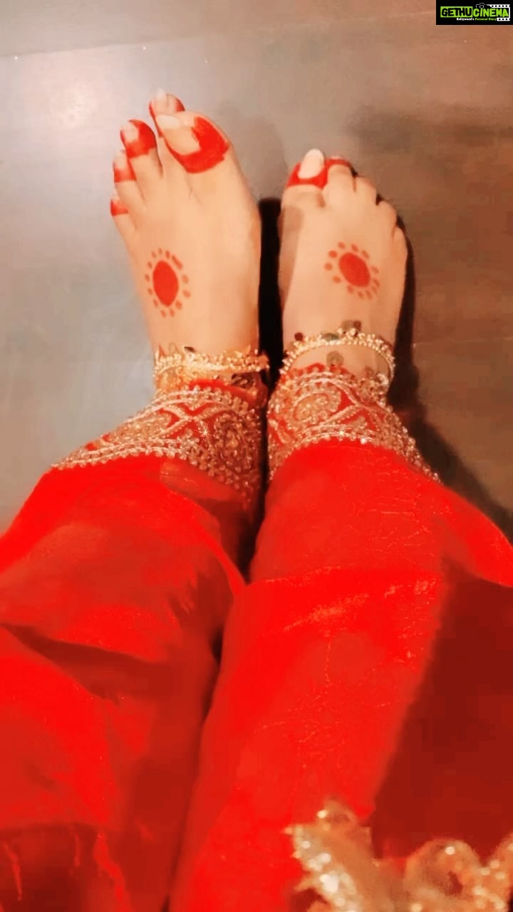 Reema Vohra Instagram - ❤️ The “Alta” on my feet !This is so special,every clip is close to my heart ❤️ @rinkuworah . . . . . . . . . . . . . . . . . . . . . . . . . . . . . . . . . . . . . . #alta #altafeet #beautifulfeetofig #beautifulfeets #higharches #higharchedfeet #higharchesfetish #higharch #feetmodels #feetgram #heatonfeetgang #feetnails #feet #dubai #muscat #muscatoman #uae #mallufeet #keralafeet #toenails #toering #anklet #ankletfeet #toe #toeic #toecleavage #toecurl #pinksoles #goldanklet #prettyfeetelite . . . . . . . . . . . . . . . . . . . . . . . . . . . . . . . . . . . . . .